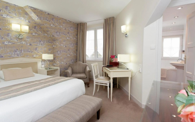 Le Manoir Hotel