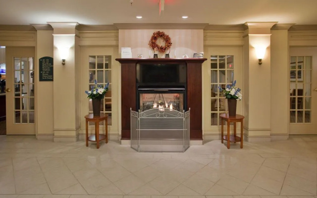 Holiday Inn Exp Suites Hazleton I-80