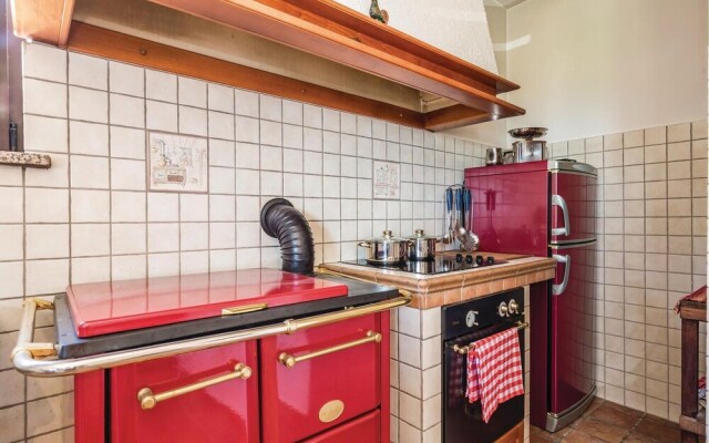 Amazing Apartment in Icici With Wifi and 2 Bedrooms