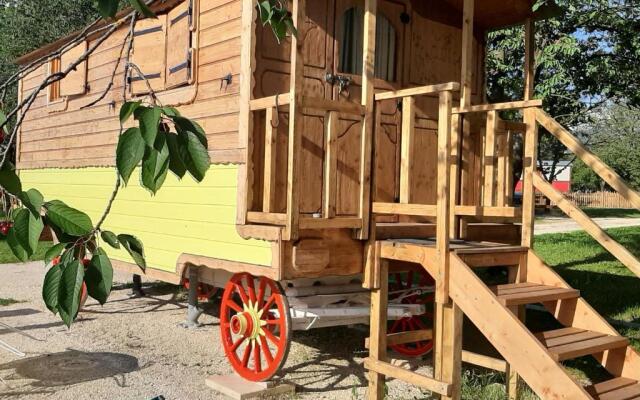 Roulottes au pied du Vercors