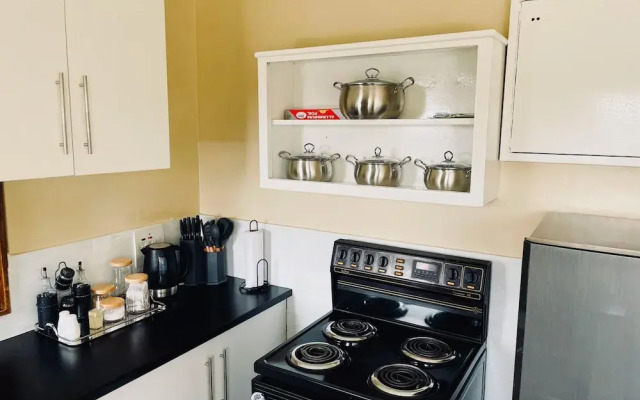 Immaculate Home in Avondale West - 2166