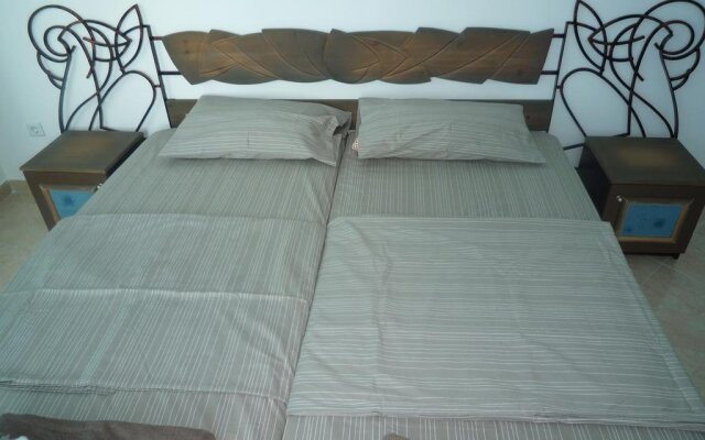 Neva Guest Rooms and Studios