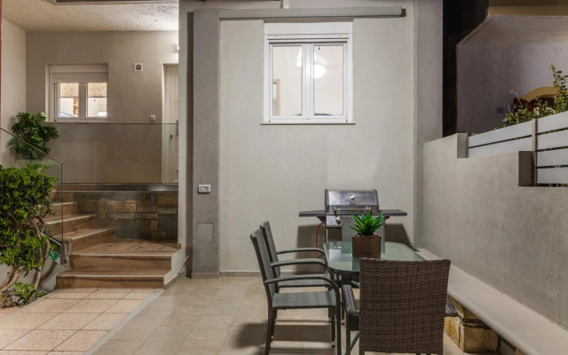 Gouves Family Apartment with Jacuzzi