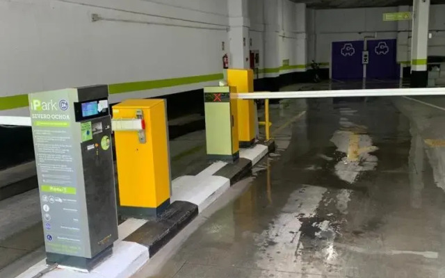 Domus Apartamentos Granada con parking gratuito en pleno centro