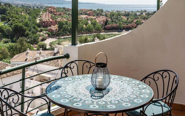 SAM2.4I- Cozy apartment walking distance to beach