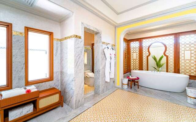 The Signature Collection by Hideaway