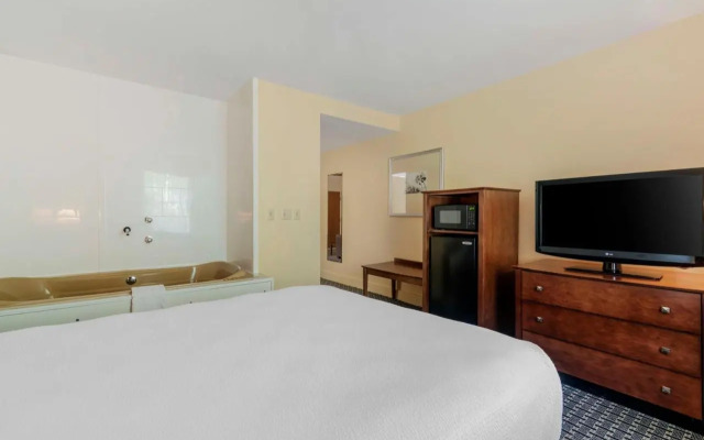 Parkwood Inn Magnuson Grand