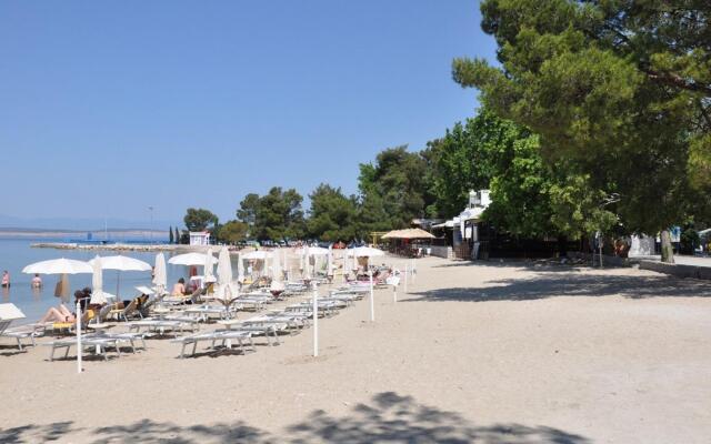 Adorable apartment in Dramalj with pool