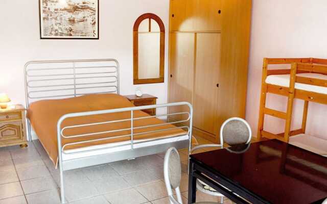 Comfortable Holiday Home in Metajna With Terrace