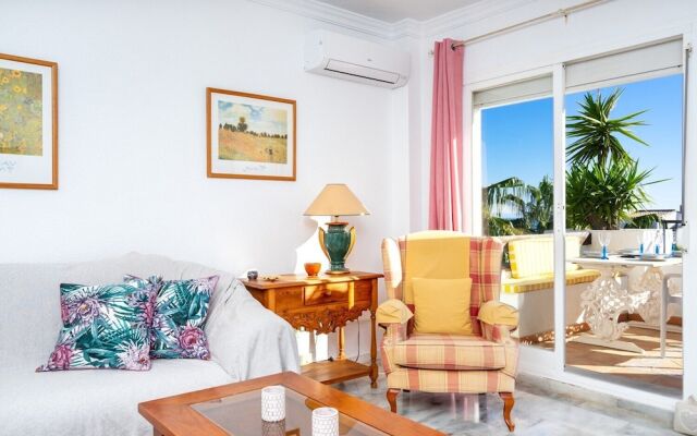 Lovely Apartment With View And Pool Ref 127