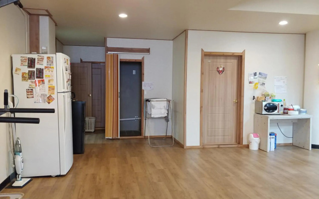 Baozen Guesthouse - Hostel
