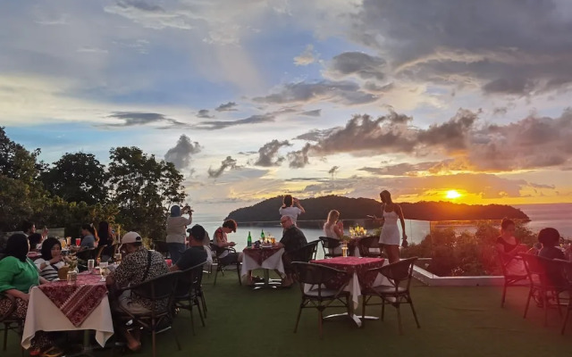 Ambong Pool Villas - Private Pool