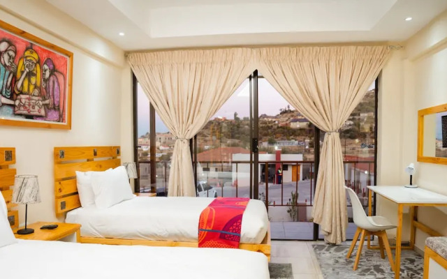 Thabeng Hotel