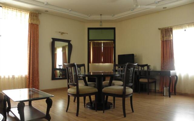 juSTa Lake Nahargarh Palace