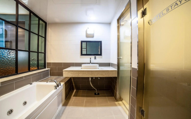 Hotel Stay 53