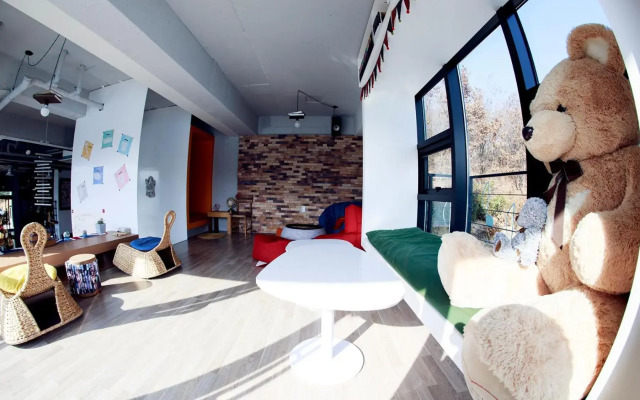 Andong Poong-gyung HOSTEL n LIBRARY