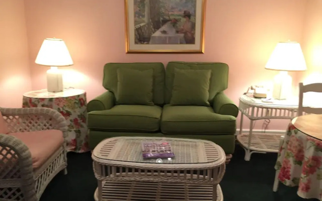Lilac Tree Suites