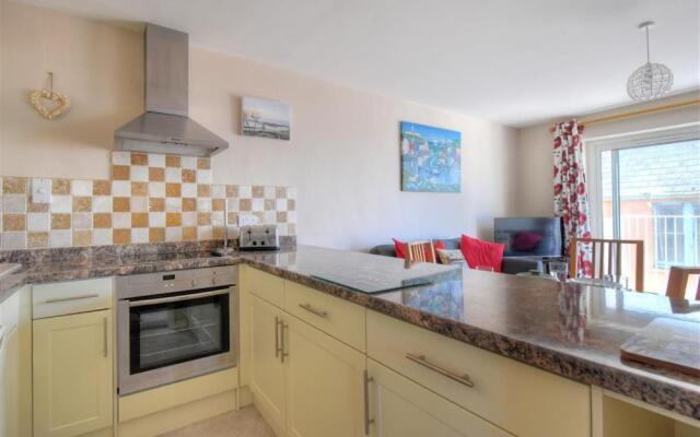 4 Bay View Court