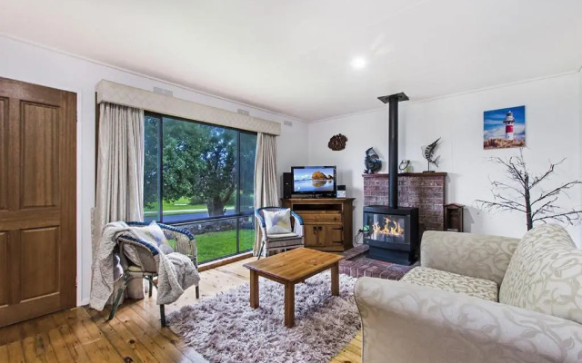 Bindi - Pet Friendly