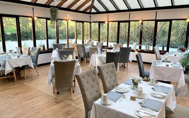 Torrs Warren Country House Hotel