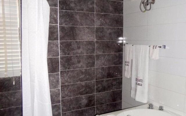 Siman Suites