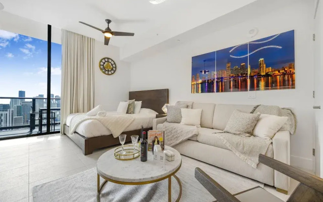 Studio with City Views in Downtown Miami