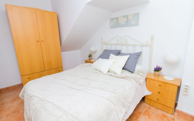 Stylish 2 bedrooms Menita by La Recepcion