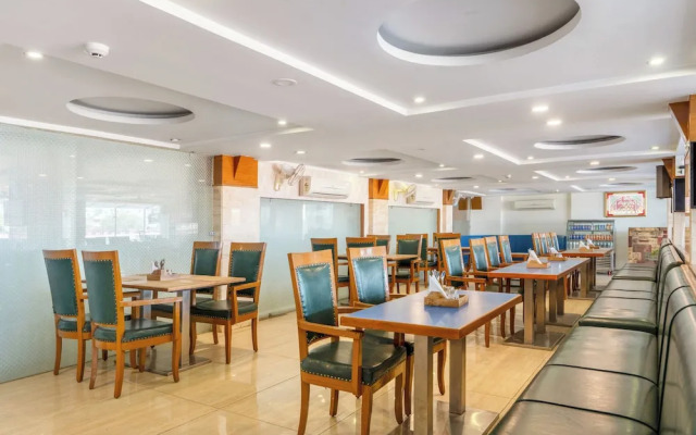 Treebo Premium Vinnie - Near Airport