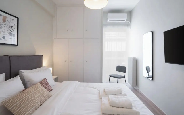 Classic Apartment in Piraeus, walk to Zeas Marina