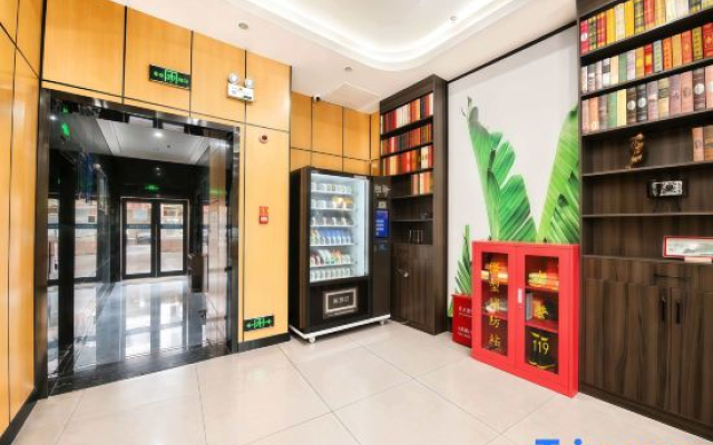 Yueke Youpin Hotel (Xiangyin Gaoling Bus Station)