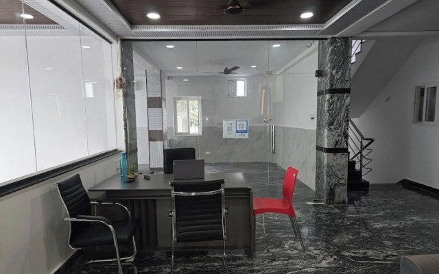 Om Sri Vigneshwara Palani Grand Hotel