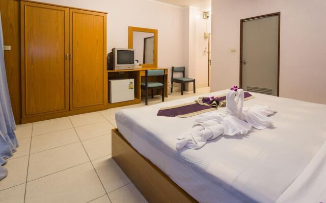 "room in Guest Room - Guesthouse Belvedere - Only Minutes From Patong Beach, Delightful Room for 2"