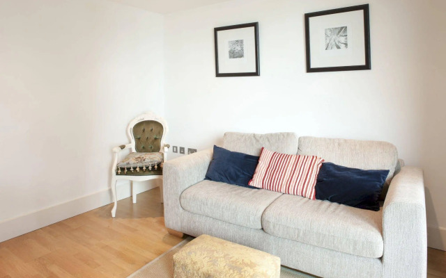 St George Wharf Apartments