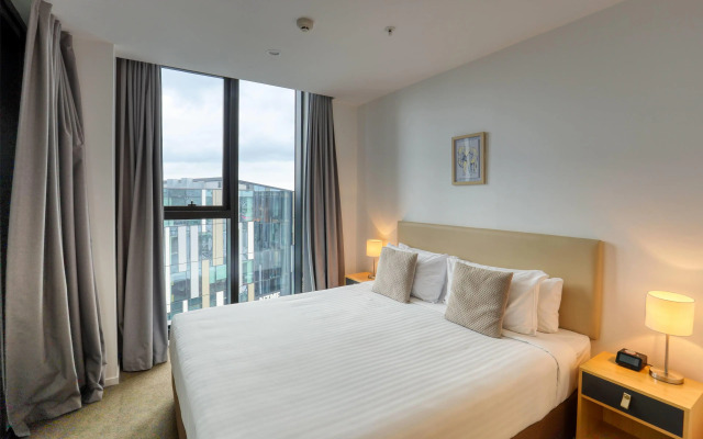 Ramada Suites By Wyndham Victoria Street West