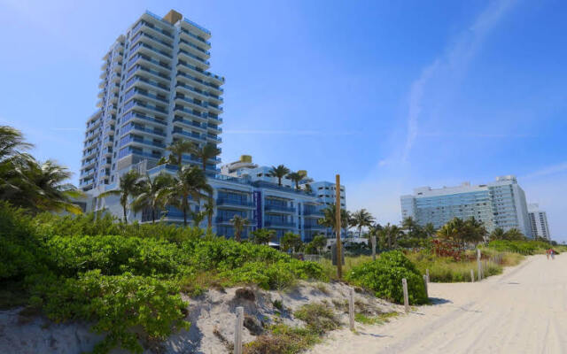 Pelican Stay Furnished Apartments in Monte Carlo Miami Beach