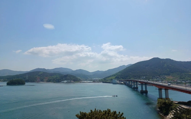 Tongyeong Bridge Hotel