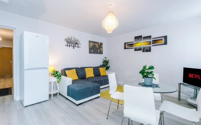 Stunning and Modern 2 Bedroom Apt in Liverpool