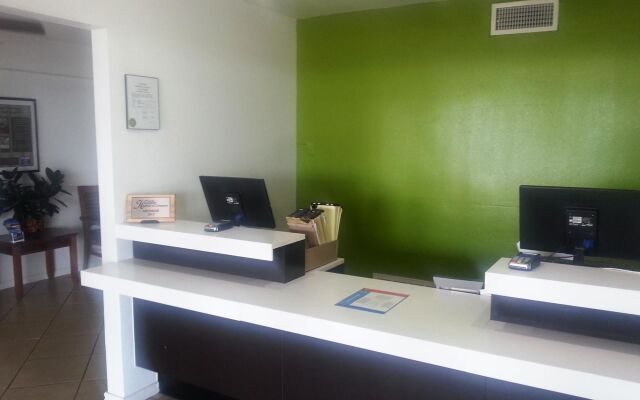 Studio 6 Del Rio