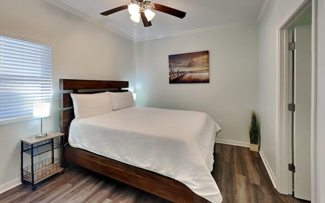 Palm Court Yacht Club #308