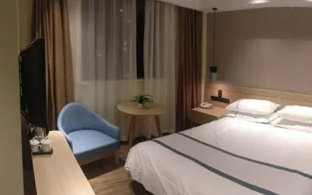Yingdong Hotel (Shanghai Chongming Bao Town Zhong Road)
