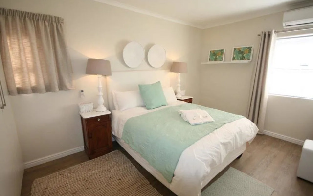 York Mews 14 by CTHA