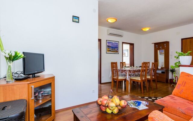 Seaview Apartment in Cavtat Dalmatia With Garden