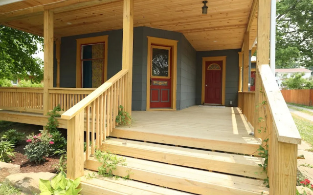 Division Street Suite