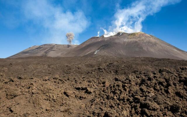 Zaffiro Lavico rooms Etna nature sea