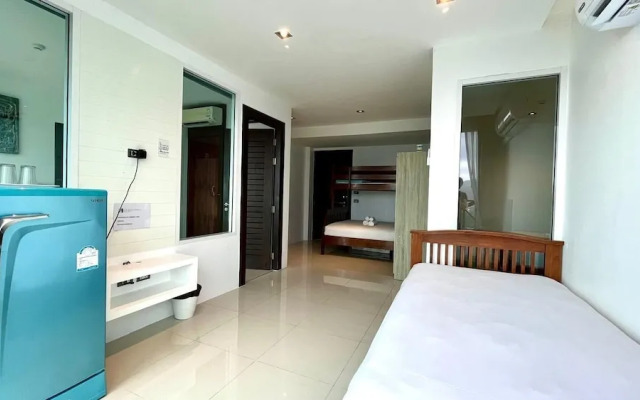 The oh so Sexy Triple Penthouse-rare 3-5br 188m2