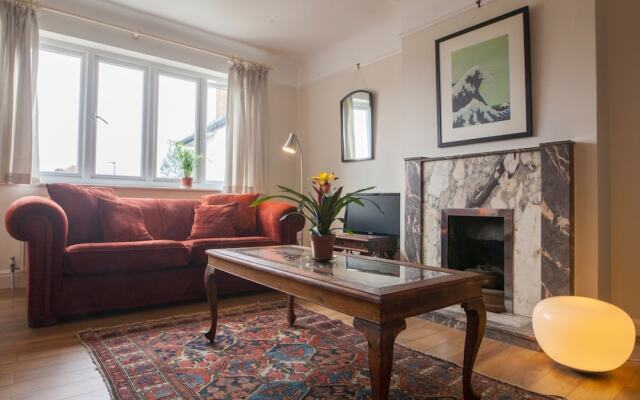 Unique & Beautiful Home for 8 in East Putney