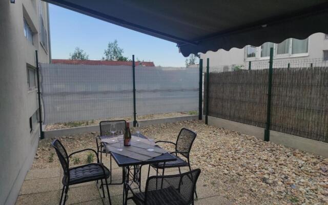 Macropolis Apartments