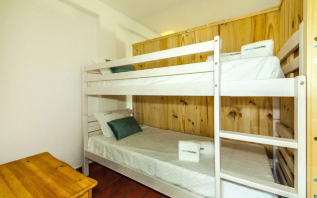 B20 - Sun and Pool Apartment