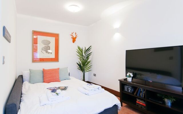 FG Property - The Holland Road Residence III