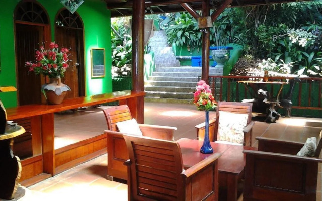 Jungle Villa